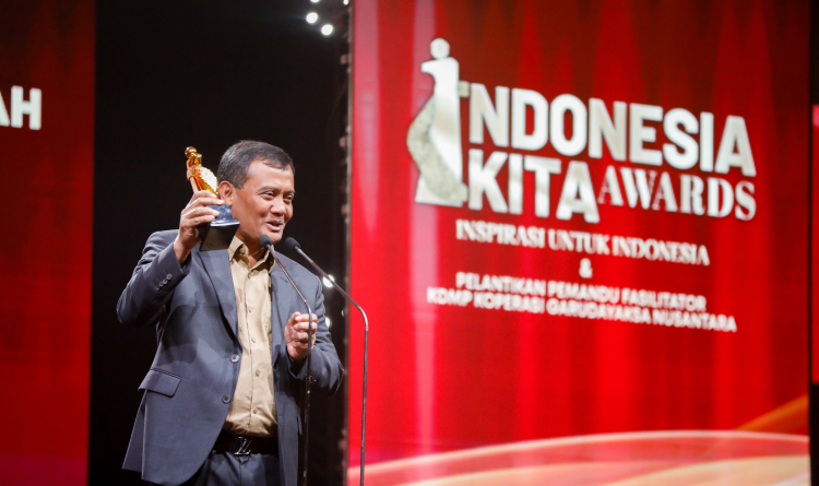 Pemprov Jateng Raih Pioneer of Economic Empowerment Genjot Investasi dan Tumbuhkan Ekonomi Daerah Pemprov Jateng Raih Pioneer of Economic Empowerment Genjot Investasi dan Tumbuhkan Ekonomi Daerah