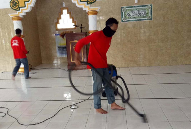 bersih-masjid