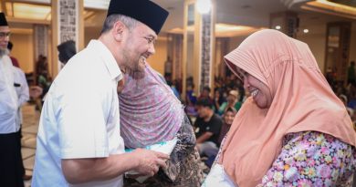 Ahmad Luthfi Salurkan 4 Ton Zakat Fitrah kepada Ribuan Mustahiq