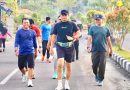 Tanpa Sekat! Kapolda Kaltara Pimpin Personel Lari Pagi Susuri Keindahan Pesisir Tarakan