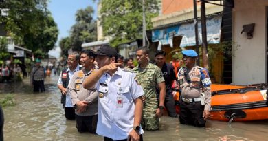 Dandim 0735/Surakarta Bersama Forkopimda Tinjau Banjir di Kelurahan Joyotakan