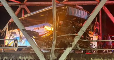 Bus Sugeng Rahayu Kecelakaan di Jembatan Jurug Solo, 4 Orang Luka