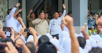 Ahmad Luthfi Dampingi Prabowo di Cilacap, Para Siswa Respons Positif Program MBG