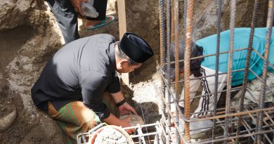 Taj Yasin Lakukan Peletakan Batu Pertama Masjid Bersejarah di Boyolali yang Terbakar