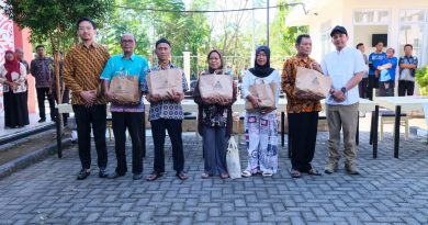Respati dan Gusti Bhre Tutup Suro dengan Berbagi