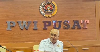 Rendahkan Profesi Wartawan, Ketum PWI Pusat Desak Hotman Paris Klarifikasi dan Minta Maaf Rendahkan Profesi Wartawan, Ketum PWI Pusat Desak Hotman Paris Klarifikasi dan Minta Maaf