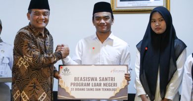 Berkat Beasiswa Pemprov Jateng, Santri Ini Bisa Kuliah di Kedokteran Gigi