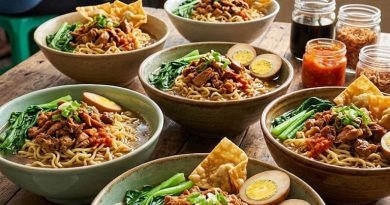 Minggu Pagi, Wong Solo Grup Dukung Sarapan Gratis Mie Ayam Bersama Mas Wali Milad ke-2 Pasar Jongke