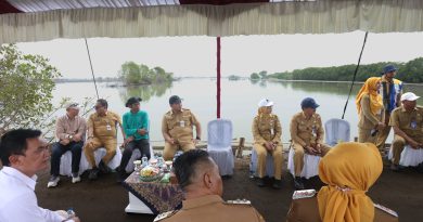 Taj Yasin Kawal Pembangunan Hybrid Seawall, Warga Demak Menatap Pemulihan Tambak