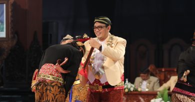 ISI Solo Lepas 532 Wisudawan, Rektor Sampaikan Pesan Penting Ini