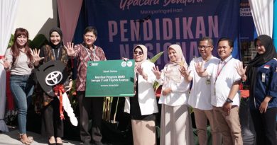 Peringati Hardiknas, Politeknik Indonusa Surakarta Mendapat Kado Istimewa dari Bank BSN