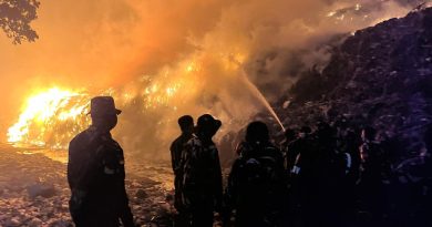 Tanggap Bencana, Kodim 0735/Surakarta Berjibaku Bersama Petugas Gabungan Padamkan Api di TPA Putri Cempo