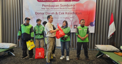 Puluhan Ojol dan Pengayuh Becak Hadiri Kegiatan Sosial Di Favehotel Solo Baru