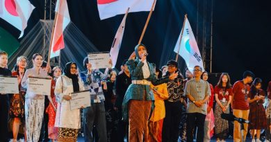 Wakil Wali Kota Surakarta Secara Resmi Menutup Solo International Performing Arts