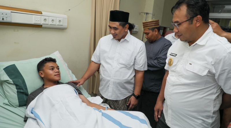 Taj Yasin Bantu Korban Sekolah Roboh di Sragen