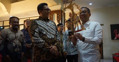 Kunjungi ke ISI Solo, Mendiktisaintek Brian Yuliarto Sebut ISI Solo Memiliki Modal Budaya Kuat dan Sulit Ditiru Perguruan Tinggi Lain