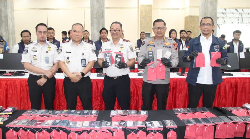 Polda Jateng dan FBI Gagalkan Sindikat Penipuan Online Internasional di Solo Raya, 39 Orang Ditangkap Transaksi Rp 41,1 M Polda Jateng dan FBI Gagalkan Sindikat Penipuan Online Internasional di Solo Raya, 39 Orang Ditangkap Transaksi Rp 41,1 M